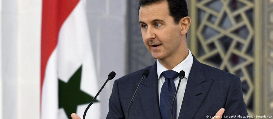 Assad recebeu homenagem francesa por sua "atitude reformista"