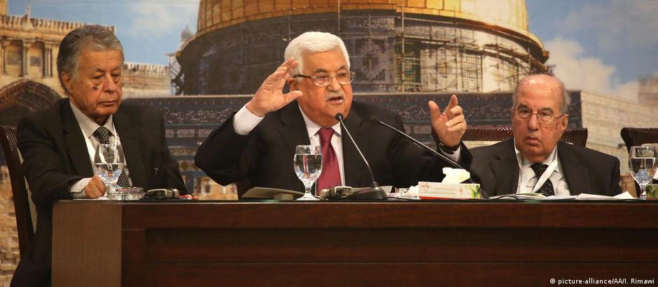 Abbas afirmou que os judeus não sofreram por causa de sua religião, mas por terem sido banqueiros e credores de dinheiro