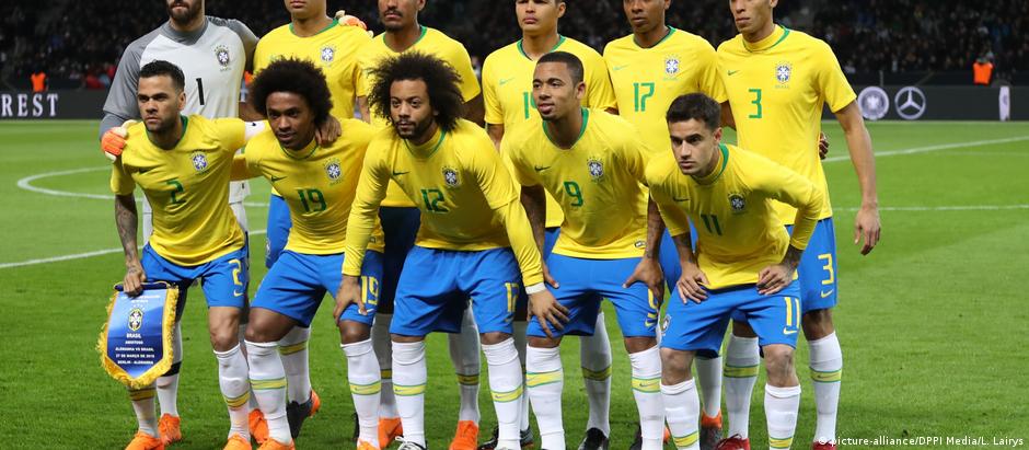 Amistoso contra a Alemanha em março: apenas Daniel Alves, capitão na ocasião, não vai ao Mundial na Rússia