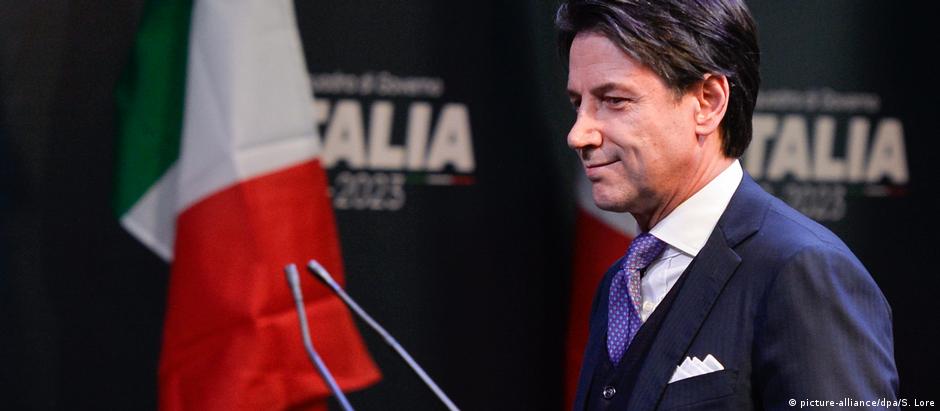 Um nome desconhecido na Itália, Giuseppe Conte não integra o Parlamento italiano