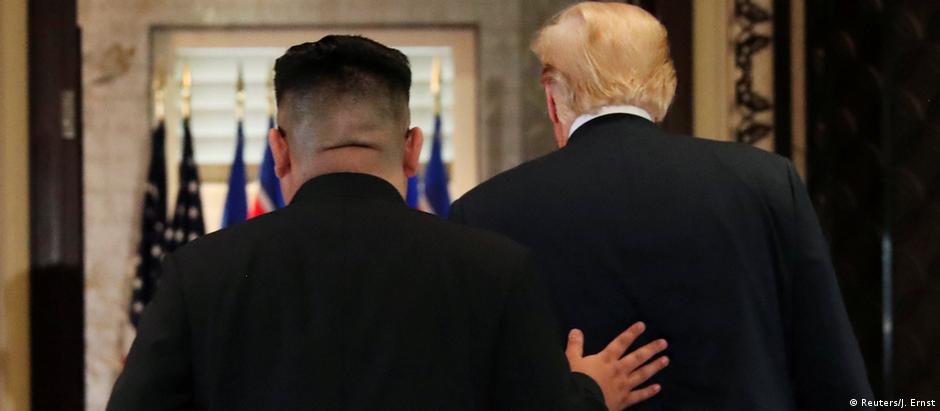 Kim Jong-un e Donald Trump durante encontro em Cingapura