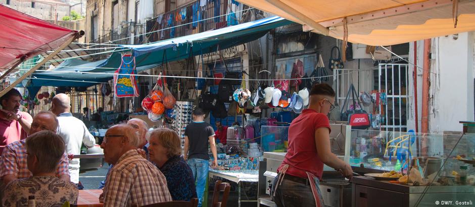 Via Maqueda é uma das mais diversificadas de Palermo