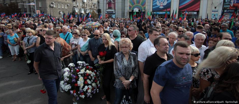 Trânsito do centro de Donetsk foi interrompido para realização do funeral