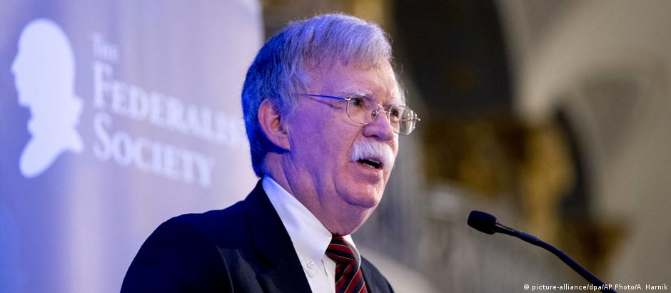 Bolton: "O presidente não vai permitir que cidadãos americanas sejam processados por burocratas estrangeiros"