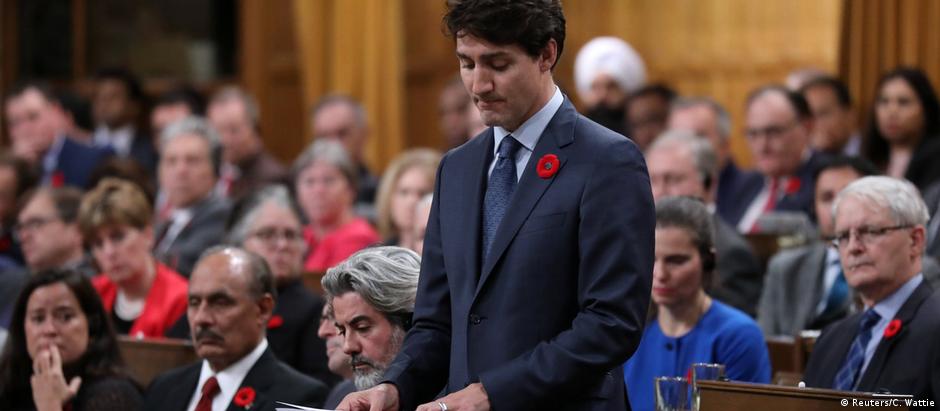 "Lamentamos por não nos termos pedido desculpas antes", disse Trudeau