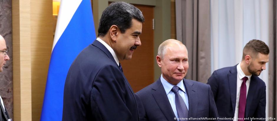 Em viagem à Rússia, Maduro se encontrou com Putin