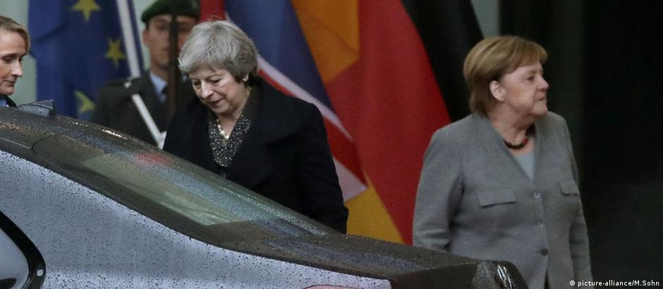 May disse a Merkel que não era do interesse de ninguém que o Reino Unido deixasse o bloco sem acordo