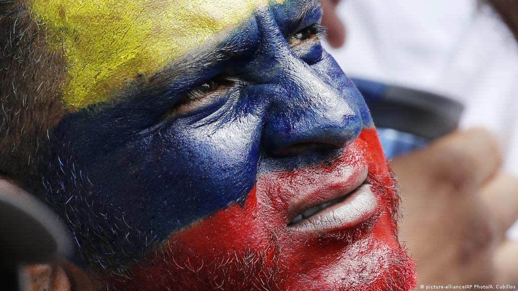 Venezuela Krise Juan Guaido Anhänger (picture-alliance/AP Photo/A. Cubillos)